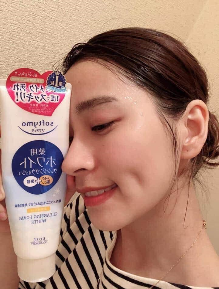 Sữa rửa mặt và tẩy trang tạo bọt dưỡng trắng da Softymo Kosé 190g